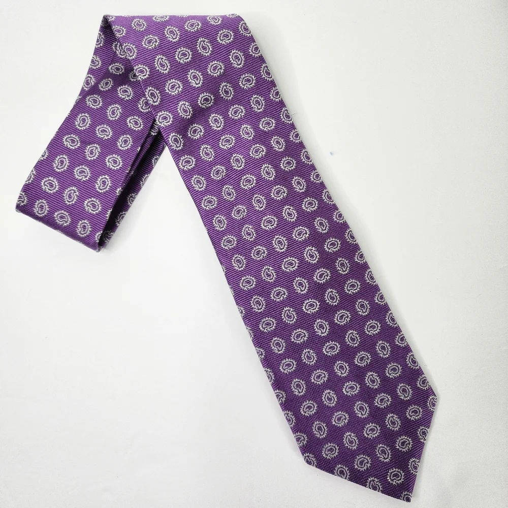 BROOKS BROTHERS MAKERS & MERCHANTS.  Purple Paisley Silk Tie.